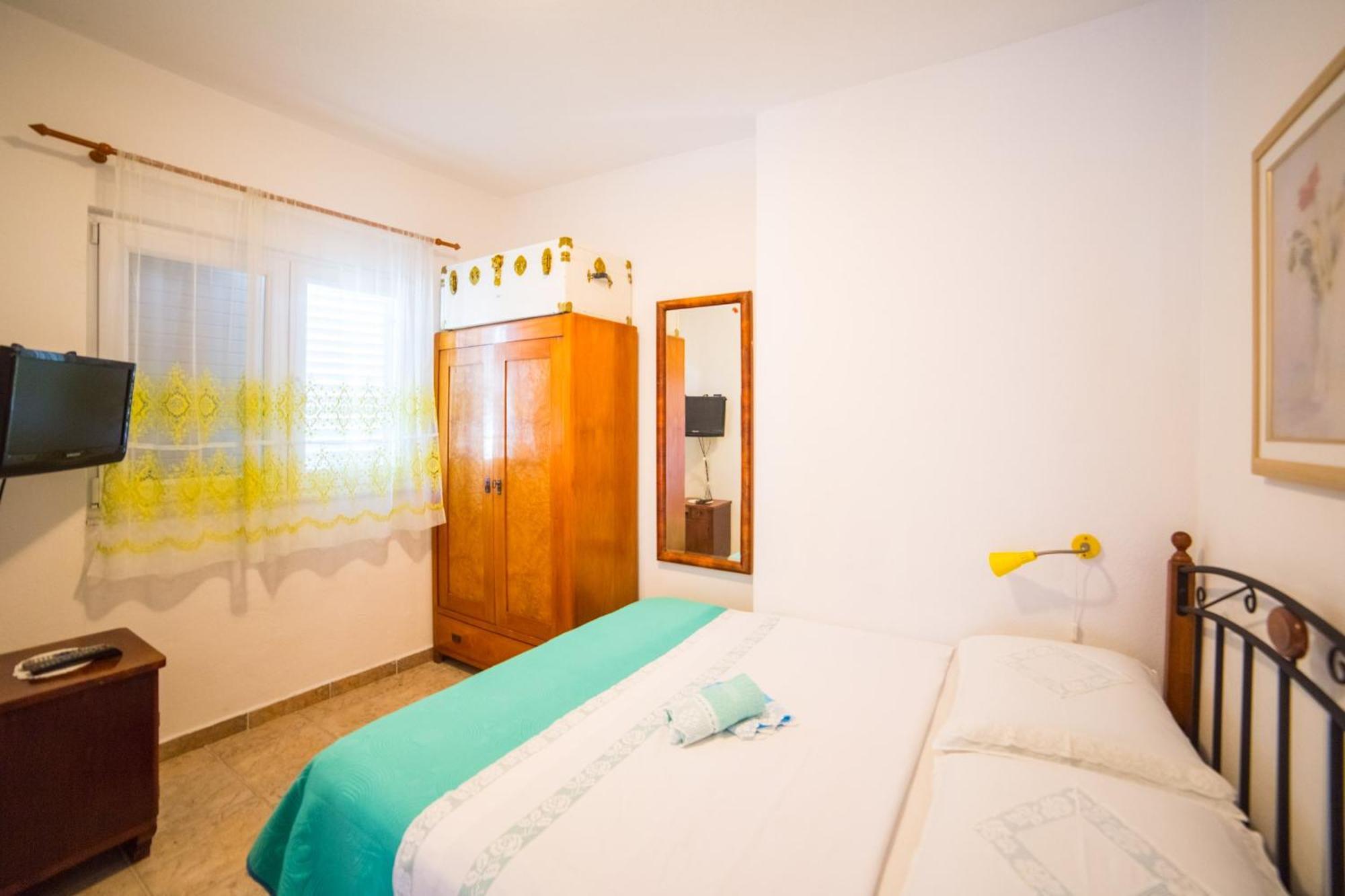 Apartmani Kala Podgora Rom bilde