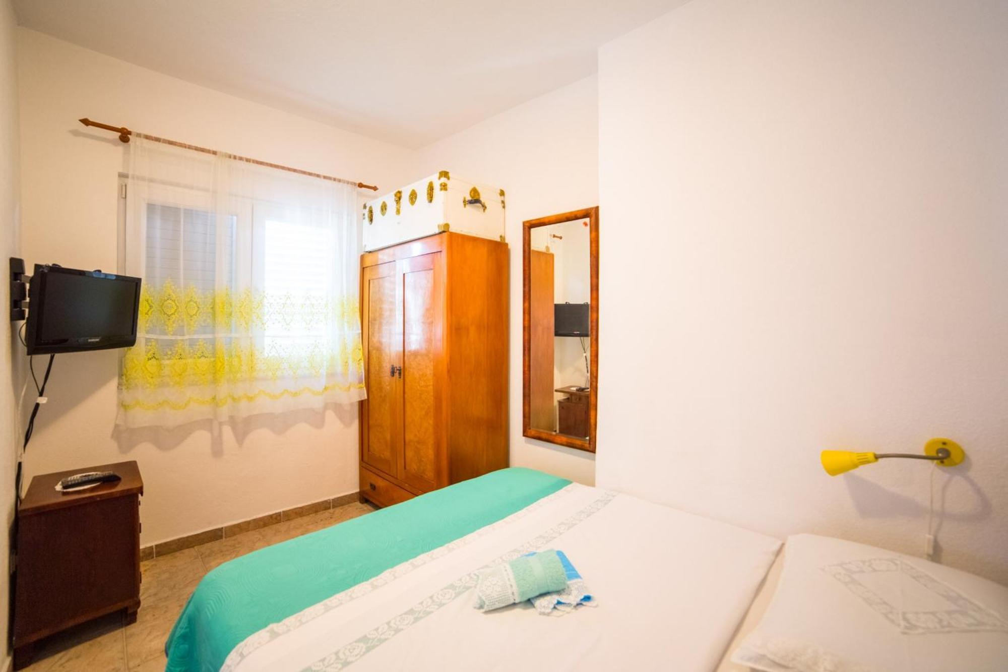 Apartmani Kala Podgora Rom bilde