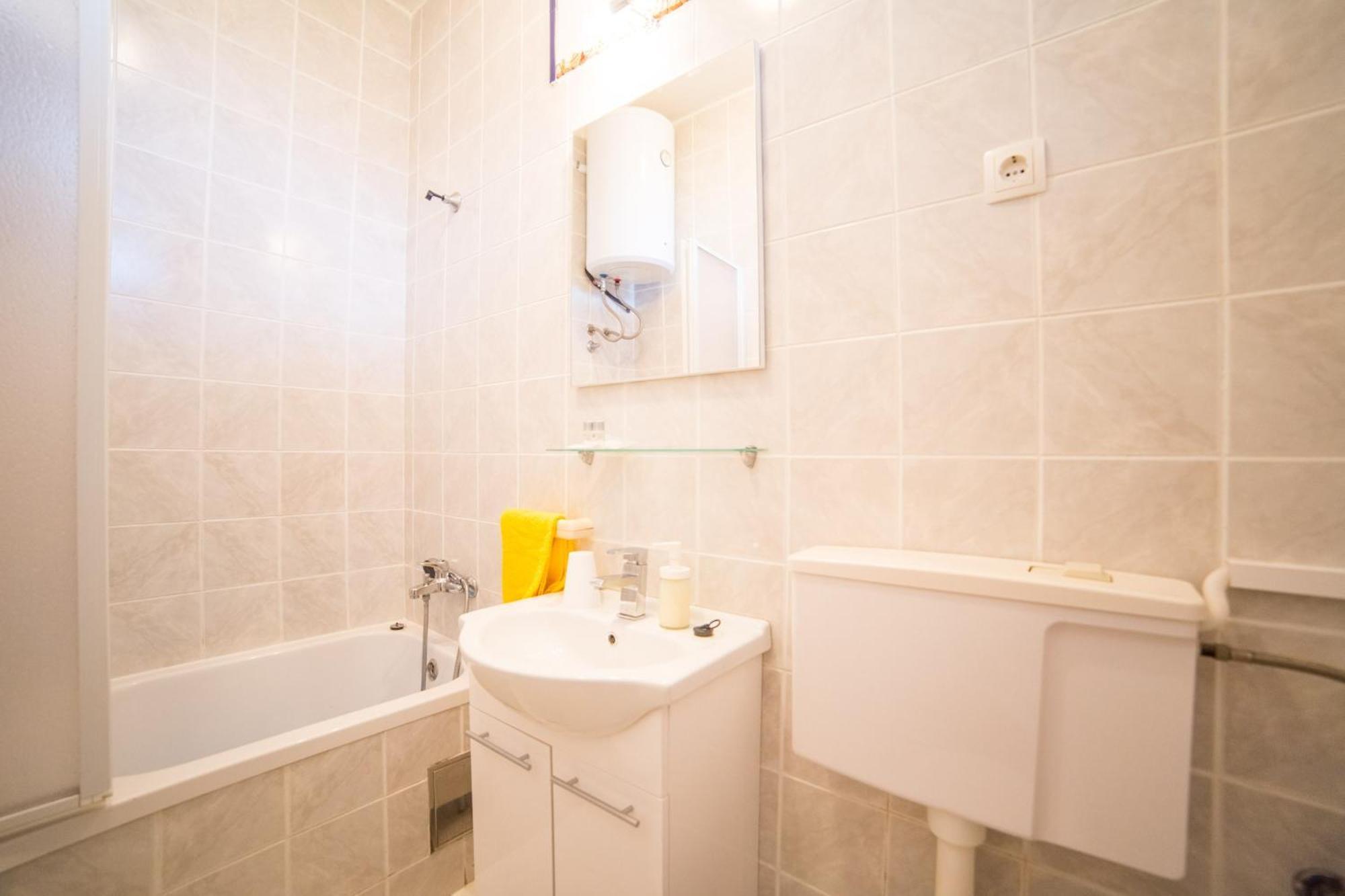 Apartmani Kala Podgora Rom bilde