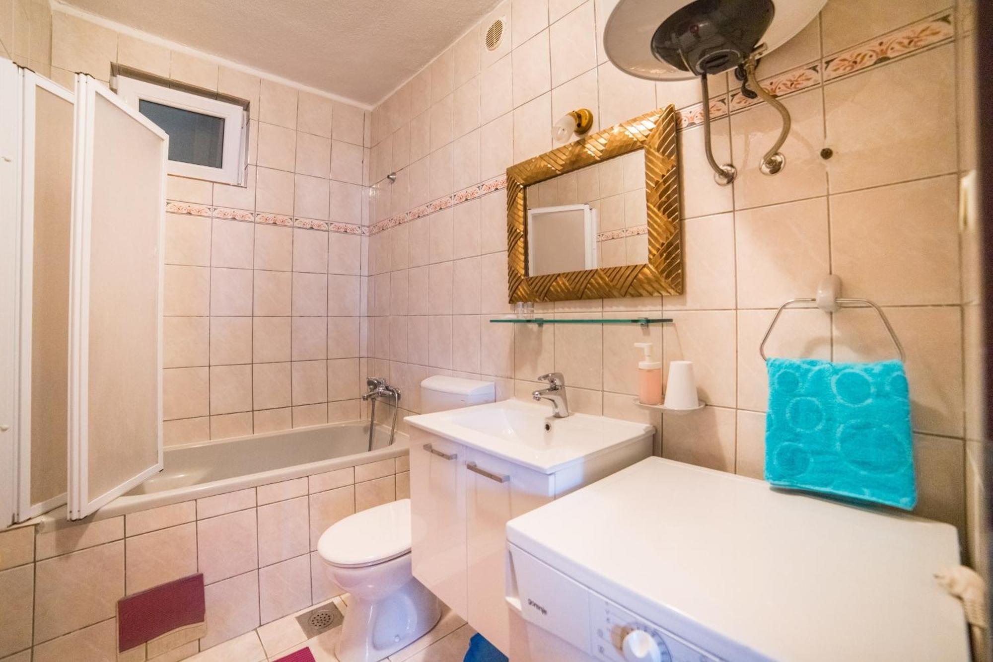 Apartmani Kala Podgora Rom bilde